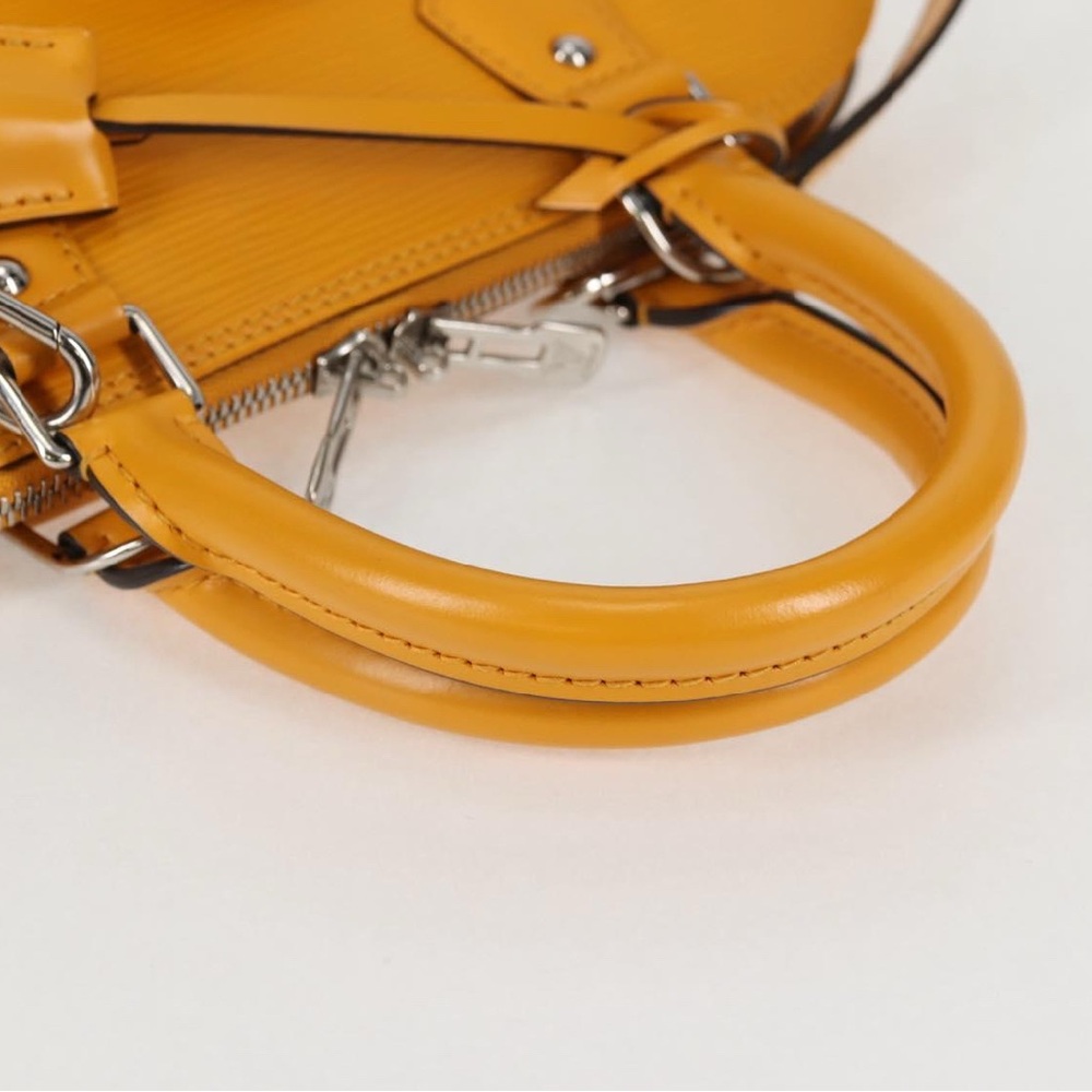 LOUIS VUITTON Epi Alma Citron PM Hand Bag Mimosa with the Matching LV strap - Picture 6 of 15